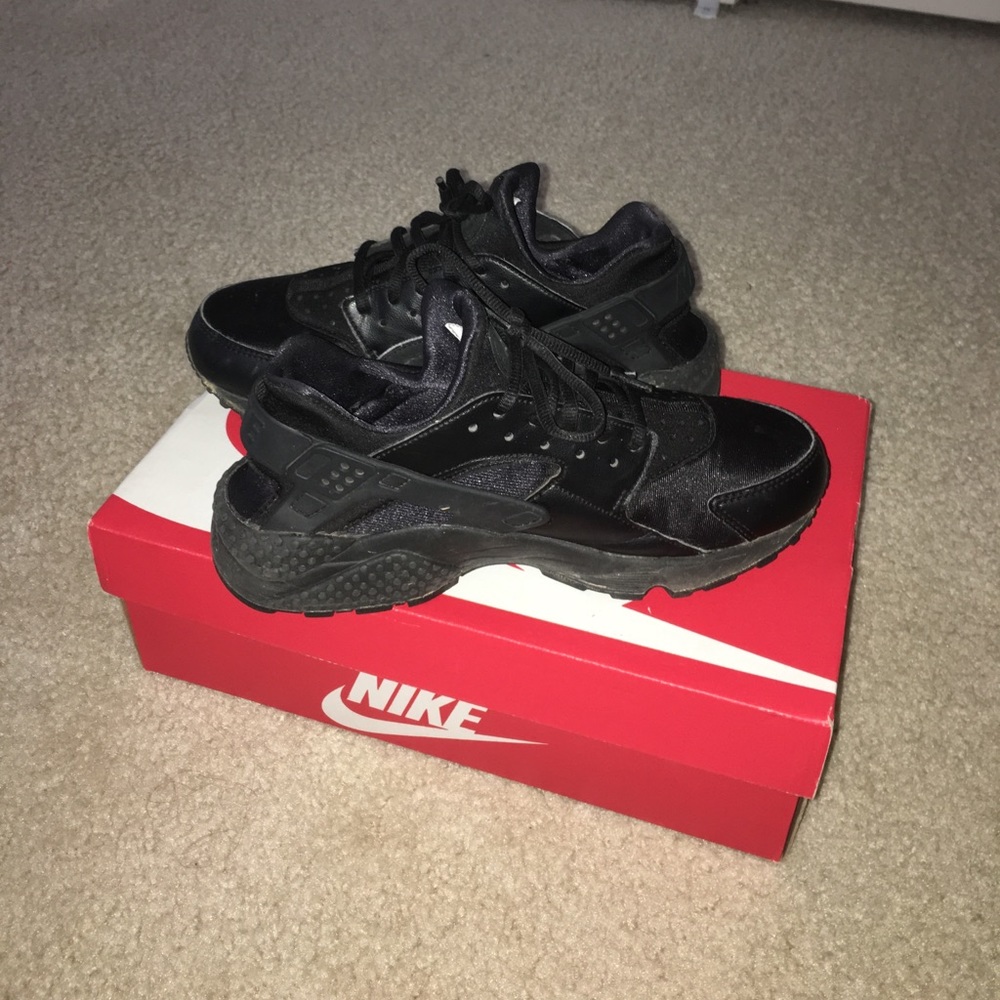 Black hurraches